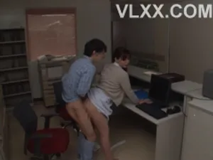 Vẻ bề ngoài là một ông bố dượng hiền lành, nhưng lại là một lão biến thái